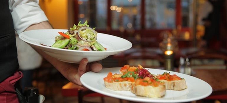 Elegant dining in a well-lit restaurant in one of the locations for families in St Lucie County
